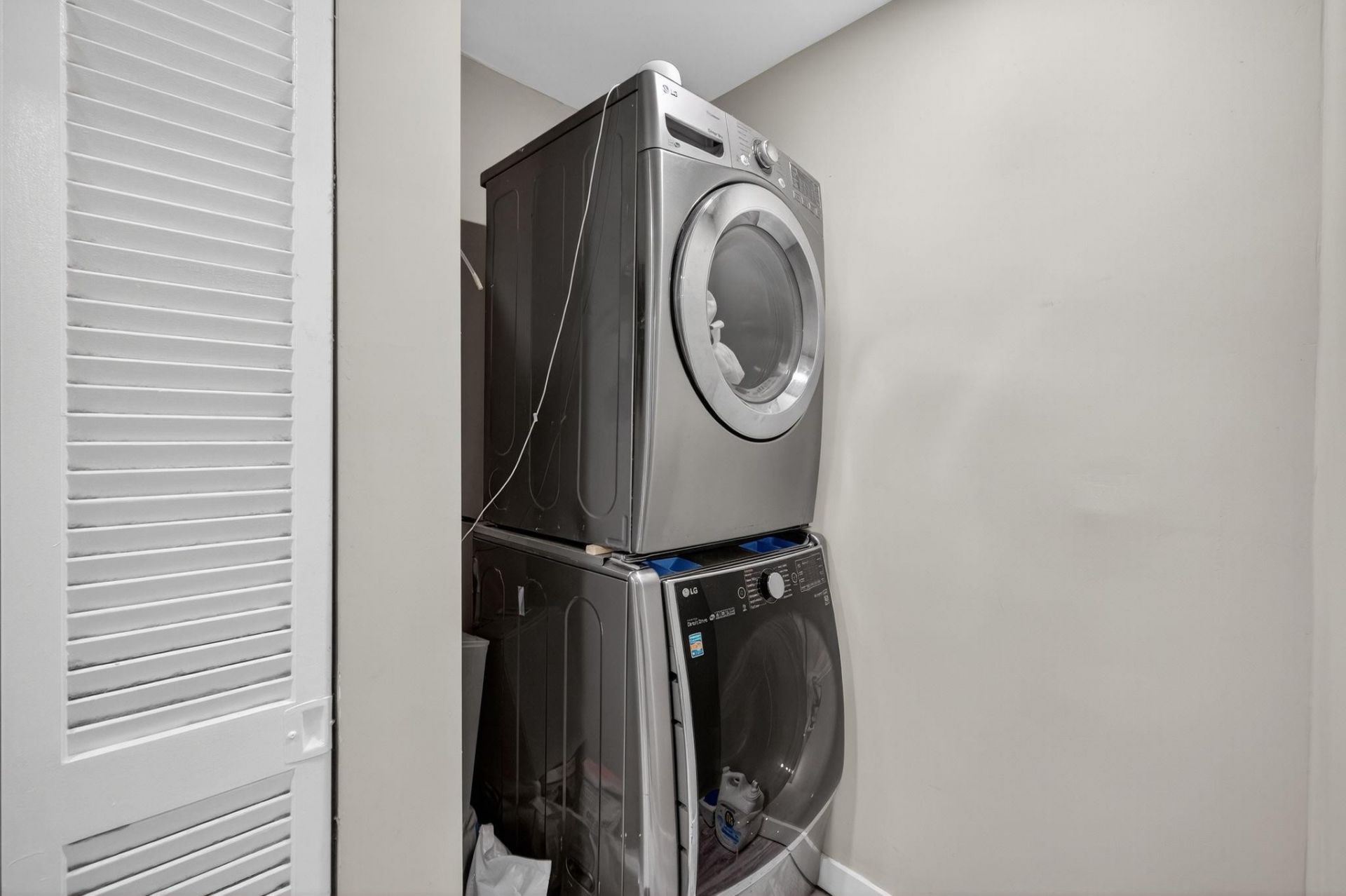 1570 NE 30th Place, Oakland Park, FL 33334 Photo