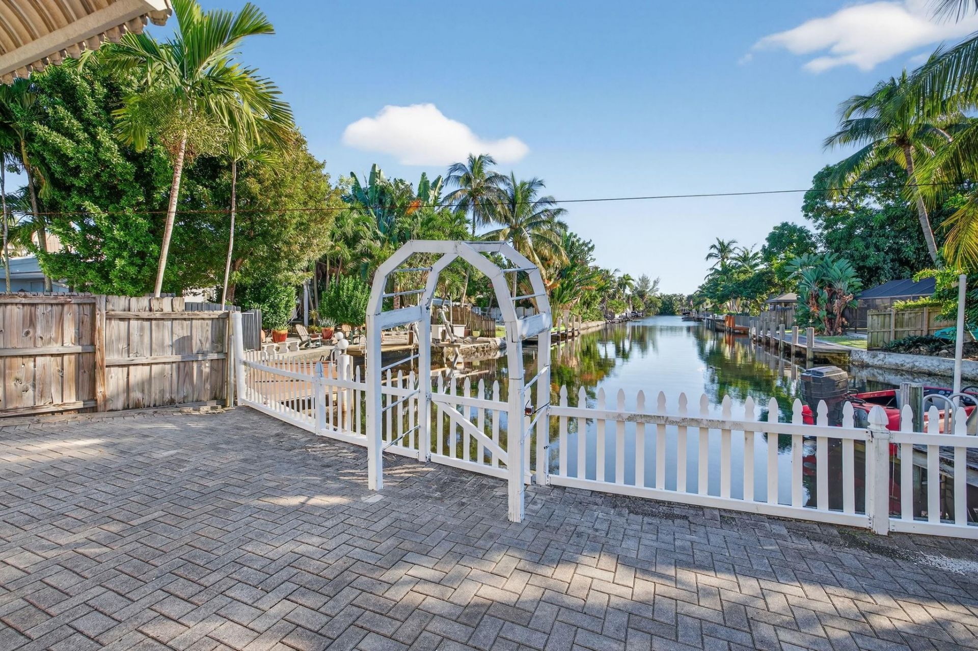 1570 NE 30th Place, Oakland Park, FL 33334 Photo