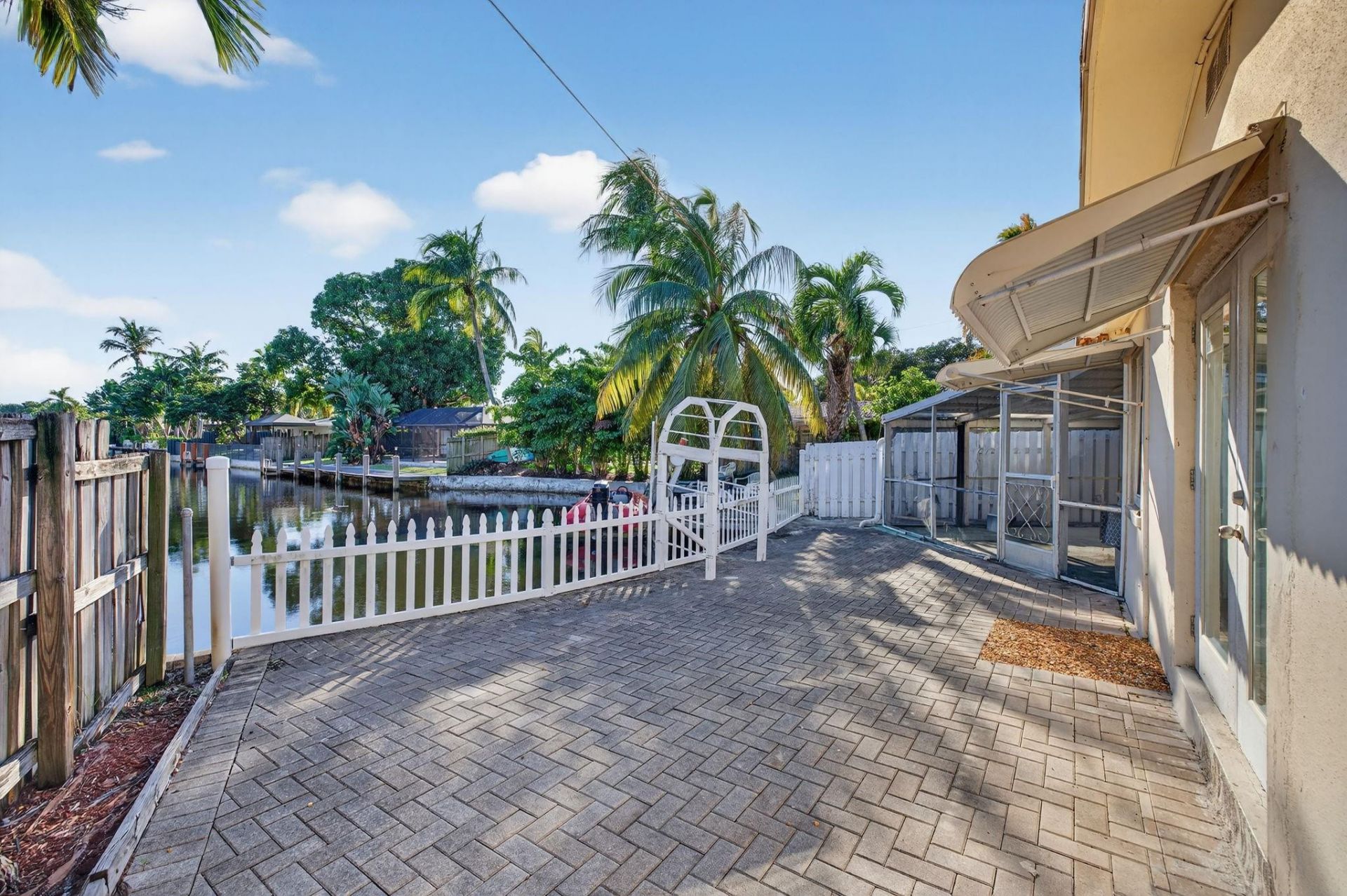 1570 NE 30th Place, Oakland Park, FL 33334 Photo