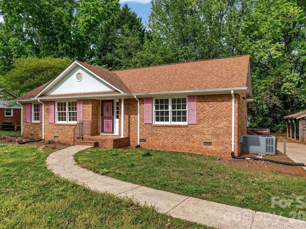 710 Twin Oaks Road , Davidson, NC 28036