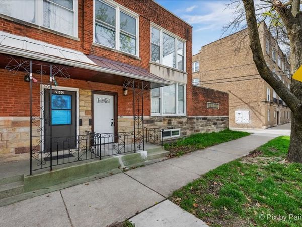 7042 N Washtenaw Avenue, Chicago, IL 60645