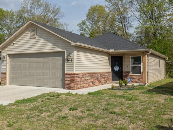 2418 S Ouachita Drive , Fayetteville, AR 72701