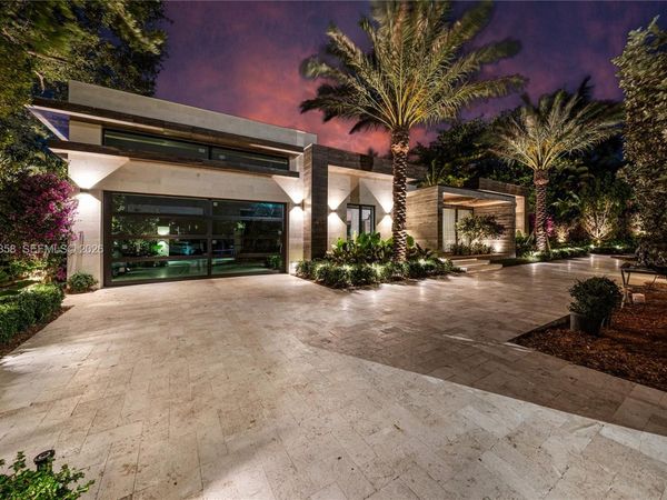 967 NE 78th St , Miami, FL 33138