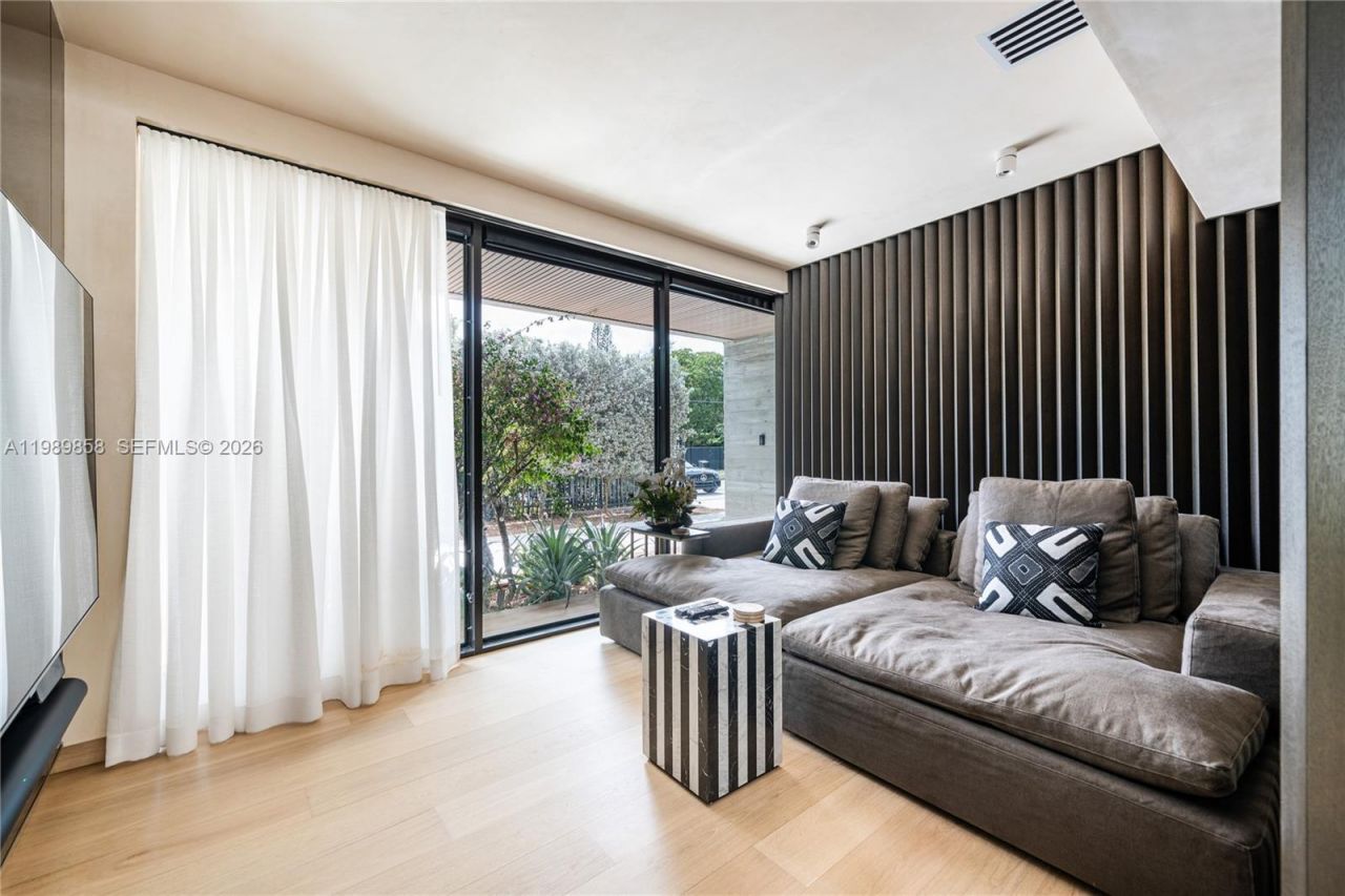 967 NE 78th St, Miami, FL 33138 Photo