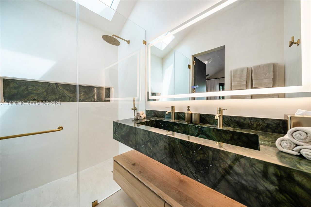 967 NE 78th St, Miami, FL 33138 Photo