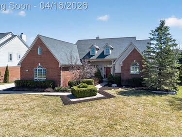625 Southshore Drive, Oxford Twp, MI 48371