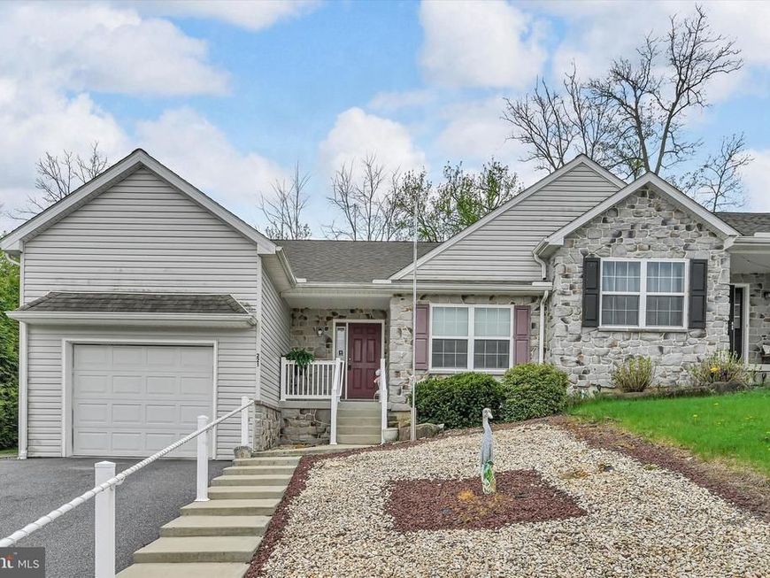 221 Red Fern Drive , East Earl, PA 17519 Main Photo