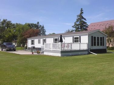 211 4th Avenue SE, Baudette, MN 56623