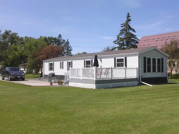 211 4th Avenue SE, Baudette, MN 56623