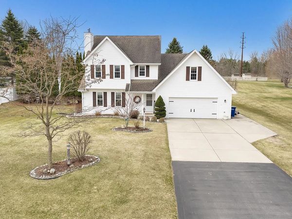 2277 REDPEPPER TRAIL, Suamico, WI 54313