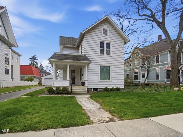 409 W Wooster Street, Bowling Green, OH 43402