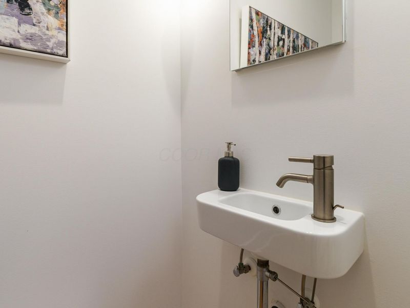 1058 Jaeger Street , Columbus, OH 43206 Photo 6