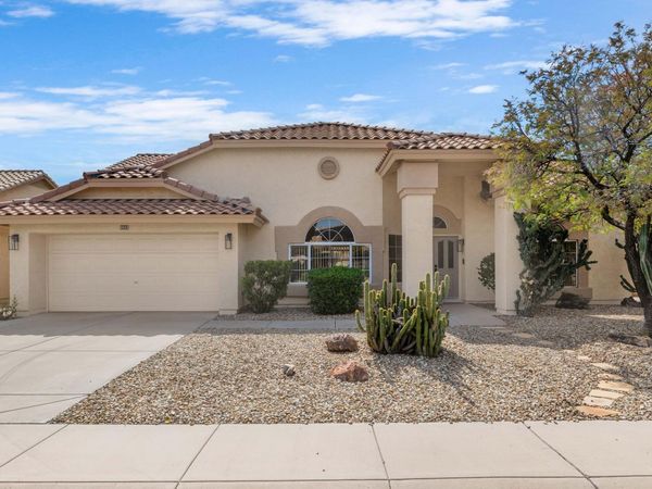 9013 W KERRY Lane, Peoria, AZ 85382
