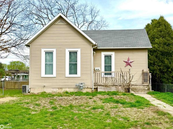 2116 Charles Street, Burlington, IA 52601