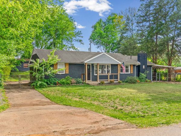 16 Donelson Dr , Clarksville, TN 37042