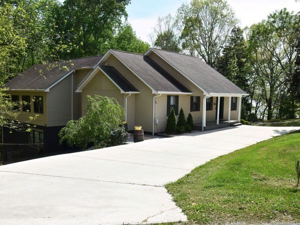 105 W Paradise Dr, Winchester, TN 37398