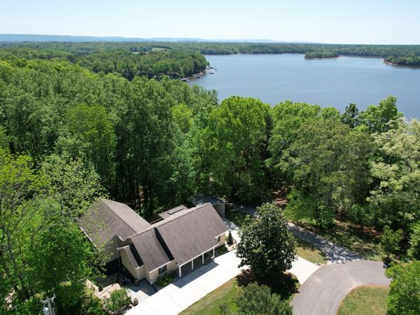 105 W Paradise Dr, Winchester, TN 37398
