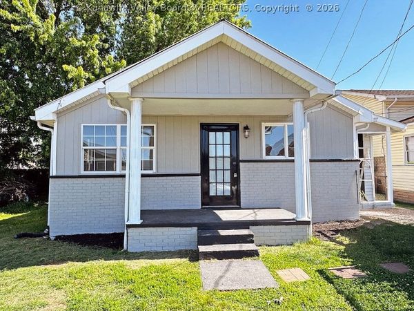 1013 10th Street, Nitro, WV 25143