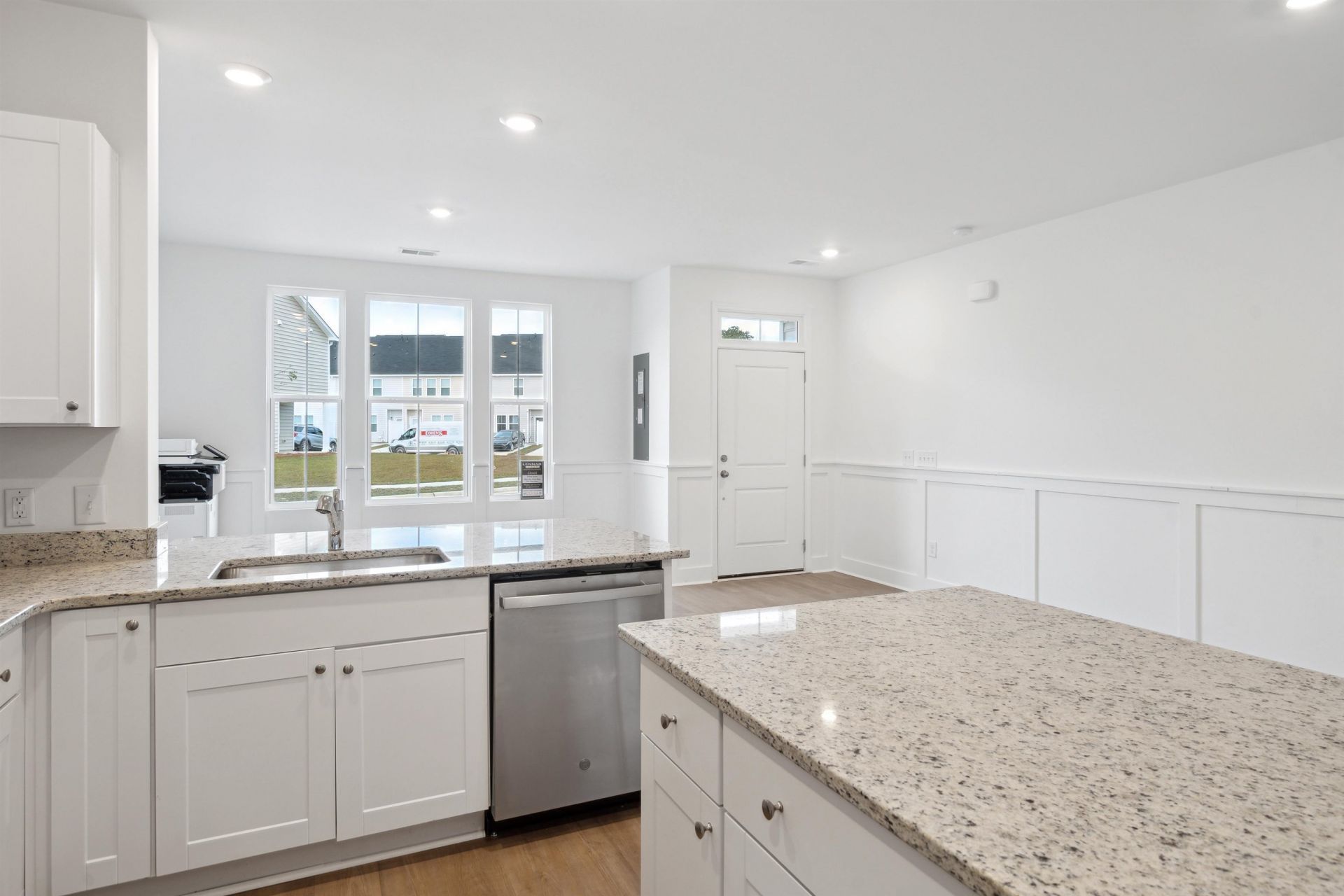 332 Cowry Ct Photo 4