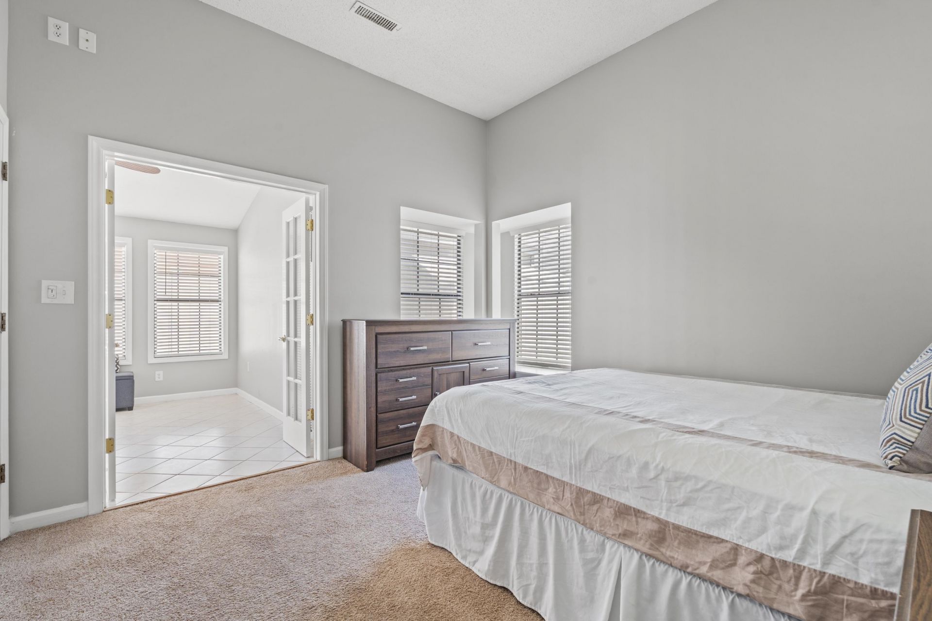 910 Emanon St. Photo 18