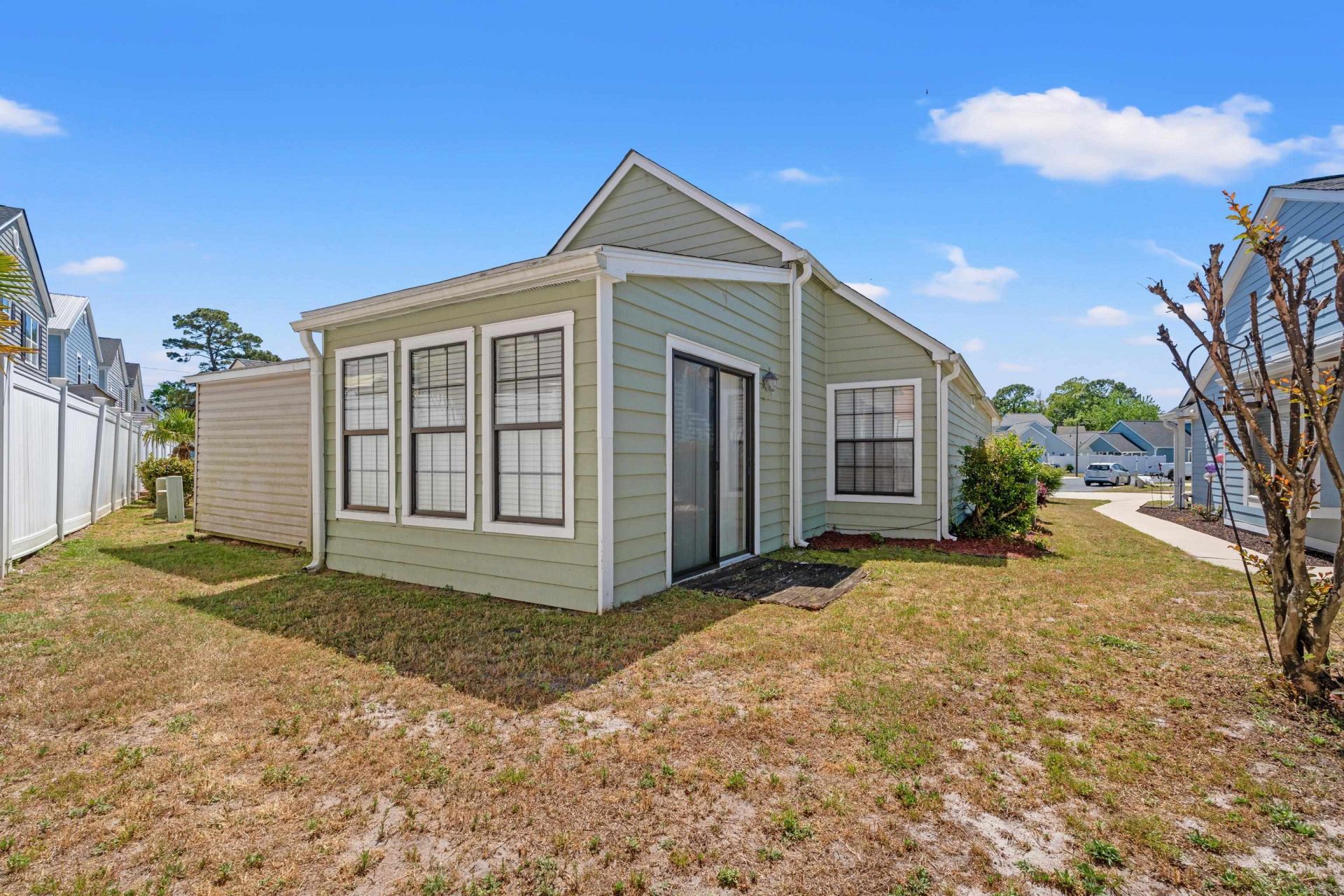 910 Emanon St. Photo 25