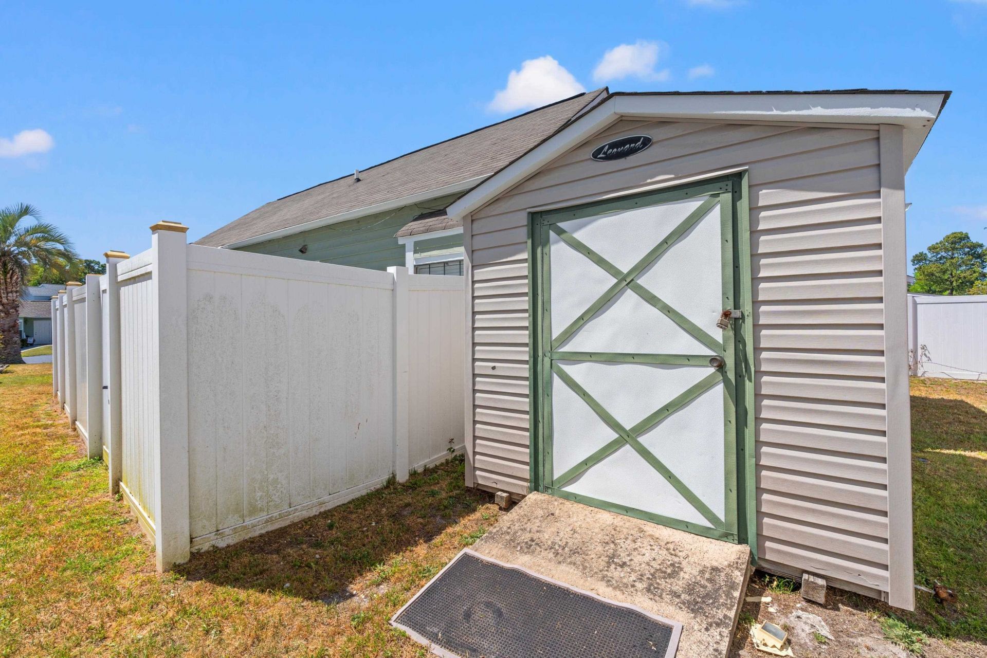 910 Emanon St. Photo 26