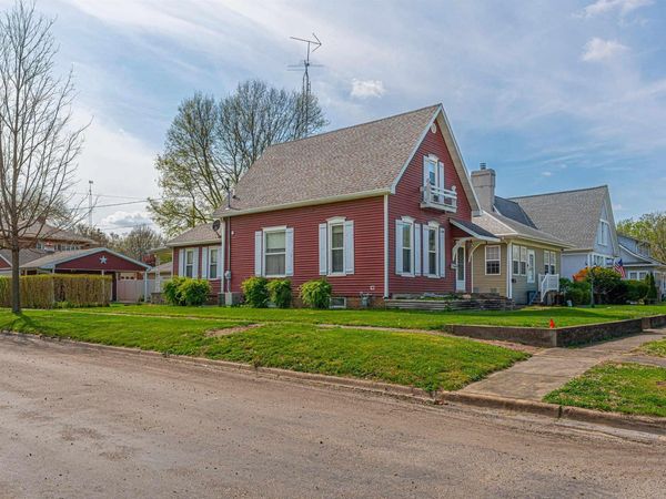 229 PEORIA Street, Lincoln, IL 62656