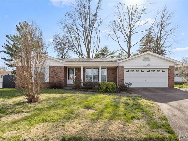 560 Blossomheath Drive, Unincorporated, MO 63125