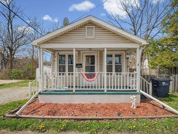 102 N Hoke Avenue, Frankfort, IN 46041