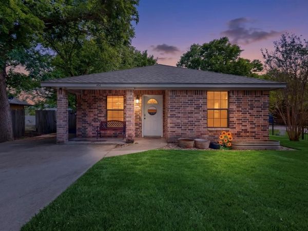 494 Park Street, Cleburne, TX 76031