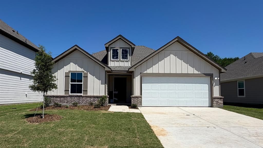 2073 Bobby Ashcraft Drive, Lindale, TX 75706 Main Photo