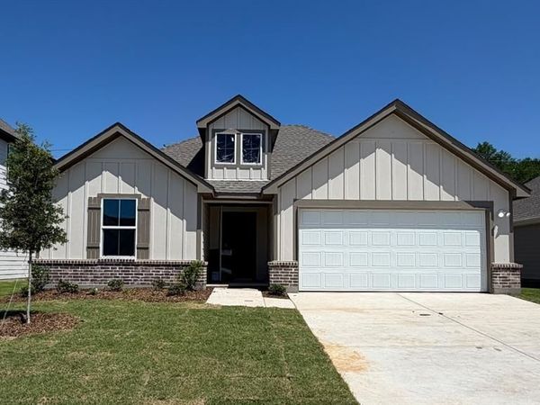 2073 Bobby Ashcraft Drive, Lindale, TX 75706