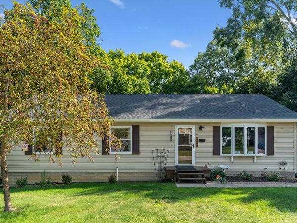 5444 10th Avenue , Moline, IL 61265