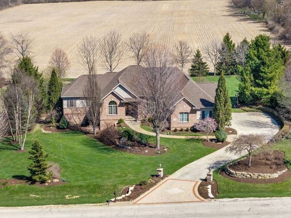 10125 Creek Ridge Trail, Belvidere, IL 61008