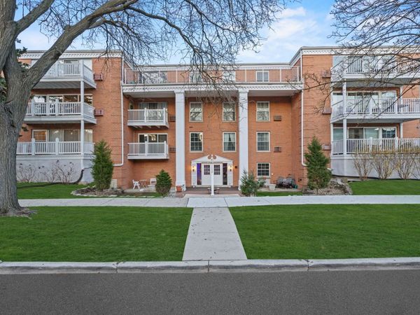 81 S 6th Avenue , Unit 202, La Grange, IL 60525