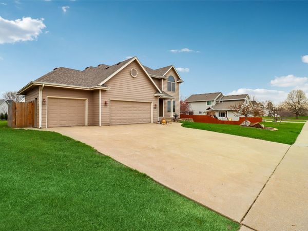 530 NE Stoneridge Drive, Ankeny, IA 50021
