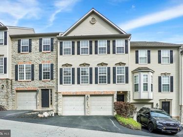 2705 STEEPLE CHASE DRIVE, YORK, PA 17402