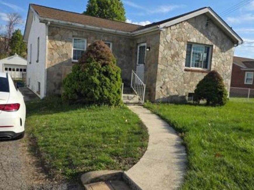 906 Hammonds Lane, Baltimore, MD 21225 Main Photo