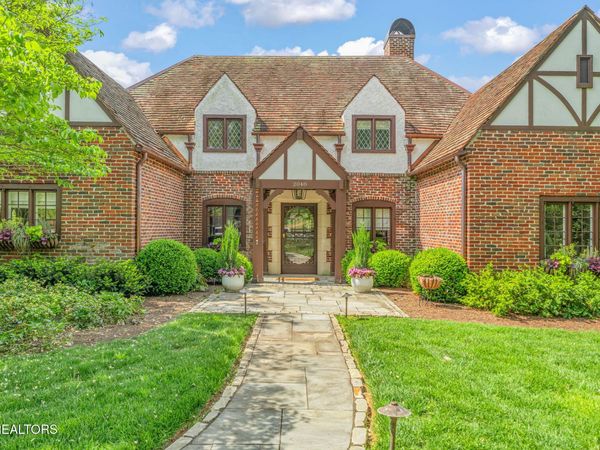 2048 Cherokee Blvd, Knoxville, TN 37919