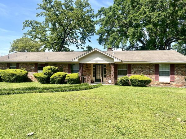 101 Eastwood, Columbus, MS 39702