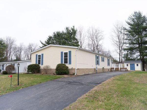 18 Fox Run, Brookfield, MA 01506