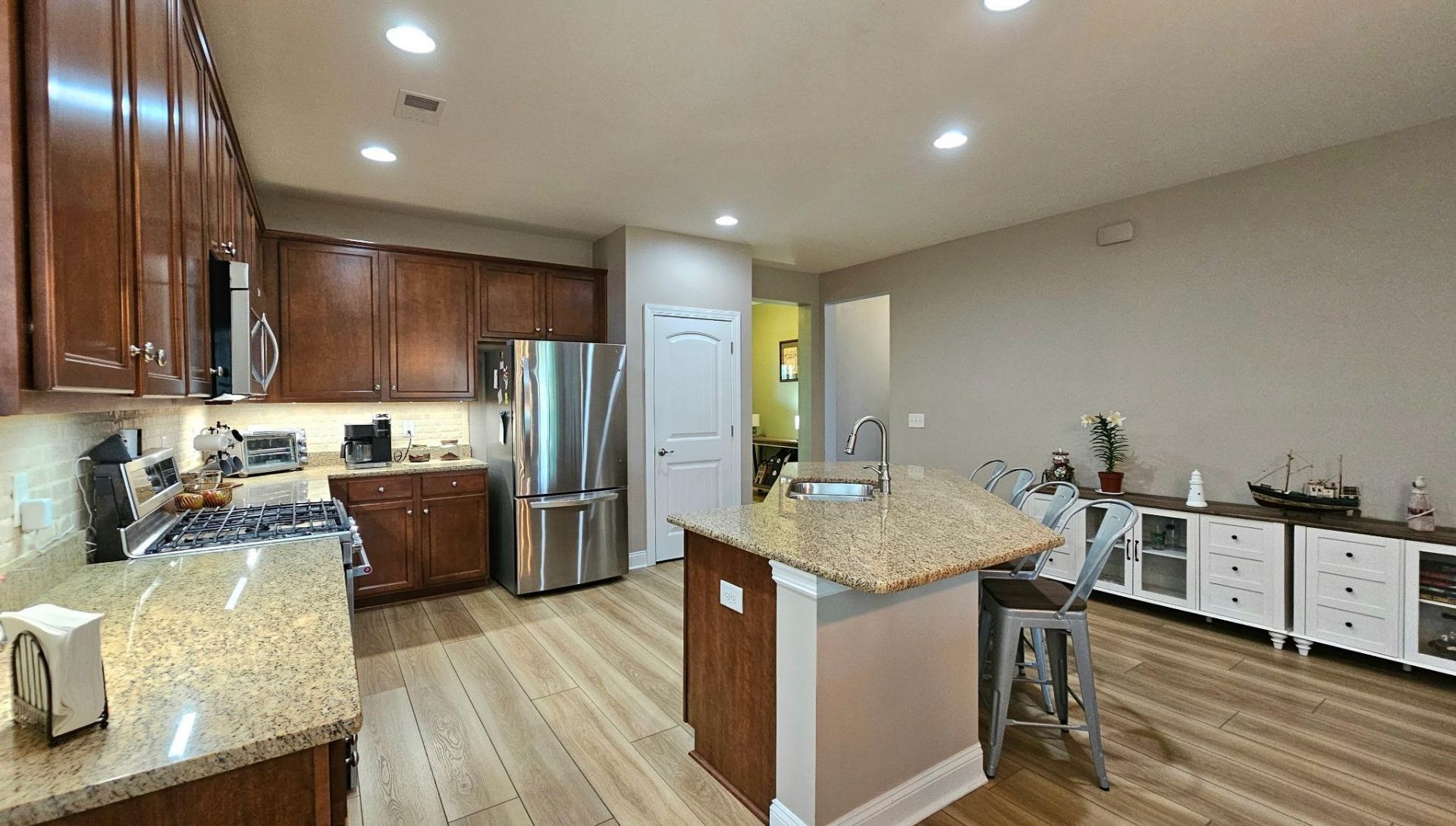 1810 Orchard Dr. Photo 22