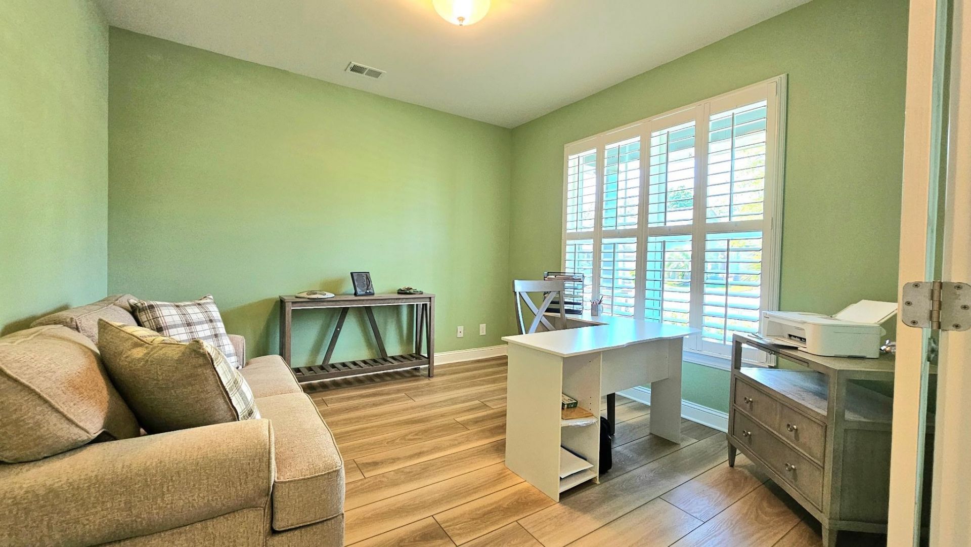 1810 Orchard Dr. Photo 9