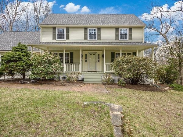 7 Neck Hill Rd, Mendon, MA 01756