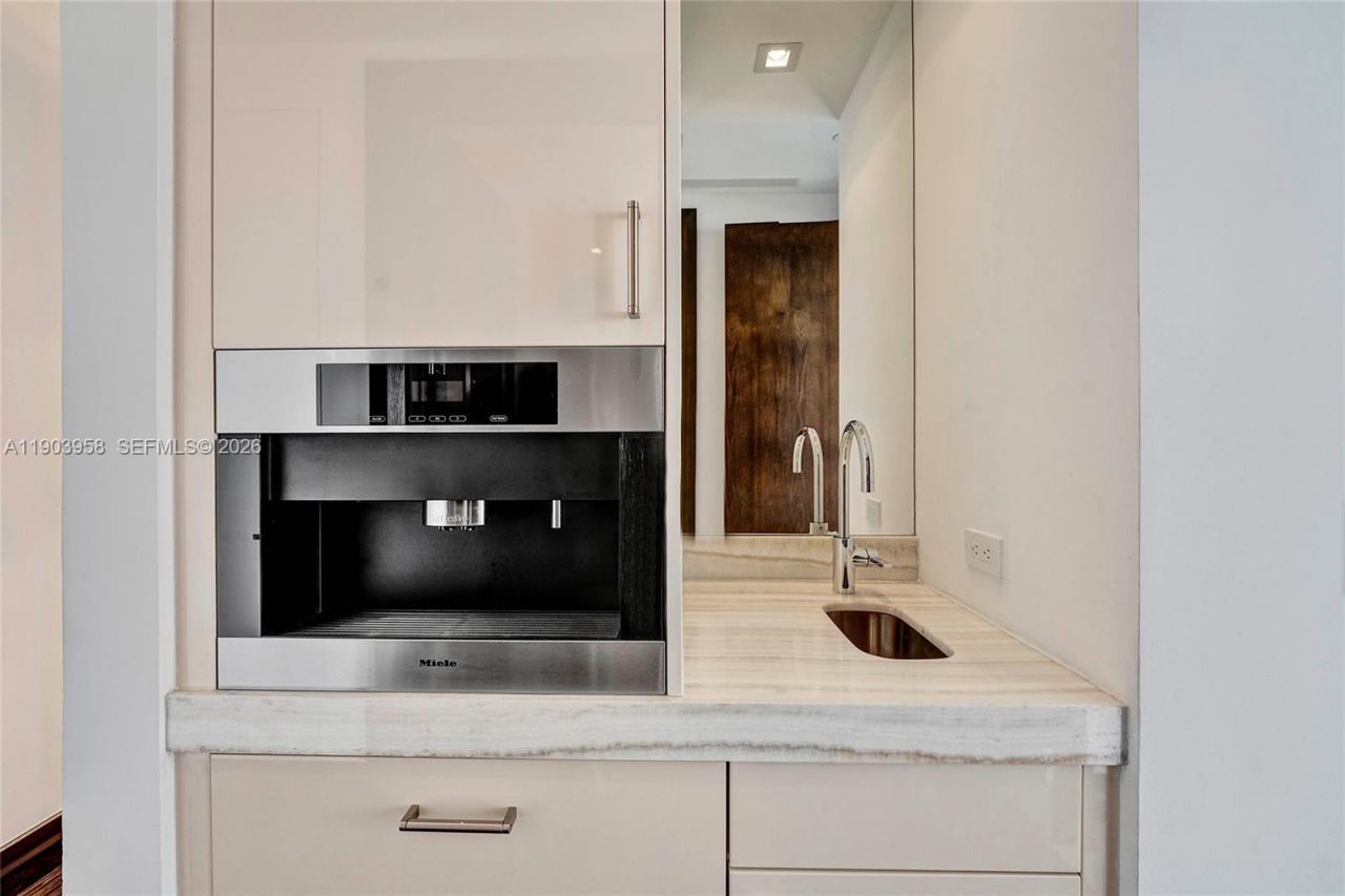 17749 Collins, Unit 1402, Sunny Isles Beach, FL 33160 Photo