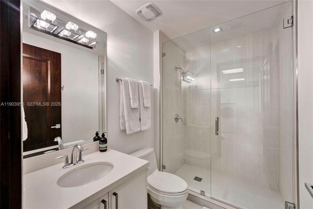 17749 Collins, Unit 1402, Sunny Isles Beach, FL 33160 Photo