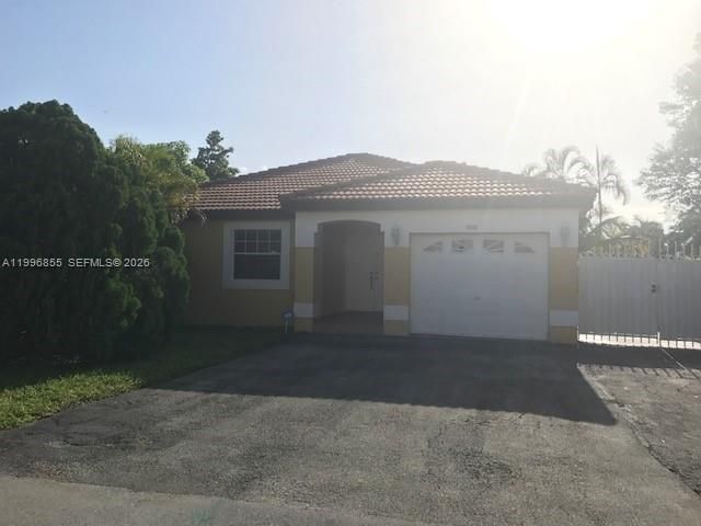 19712 NW 82nd Pl, Hialeah, FL 33015 Photo