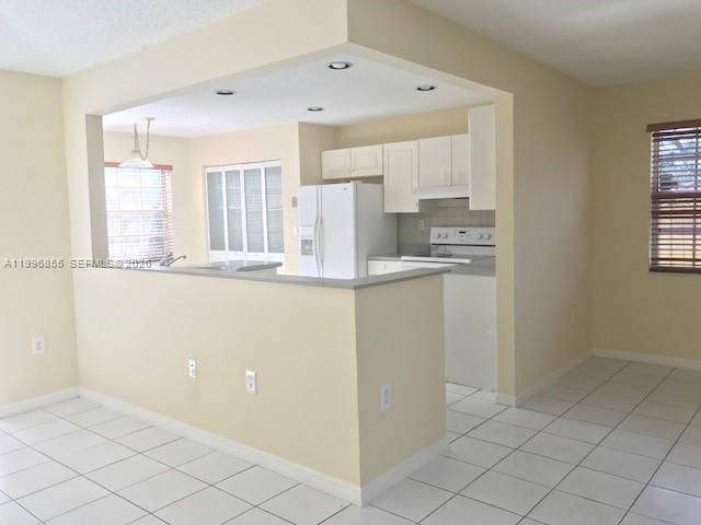 19712 NW 82nd Pl, Hialeah, FL 33015 Photo