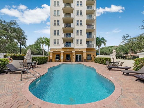 9021 SW 94th St, Unit 509, Miami, FL 33176