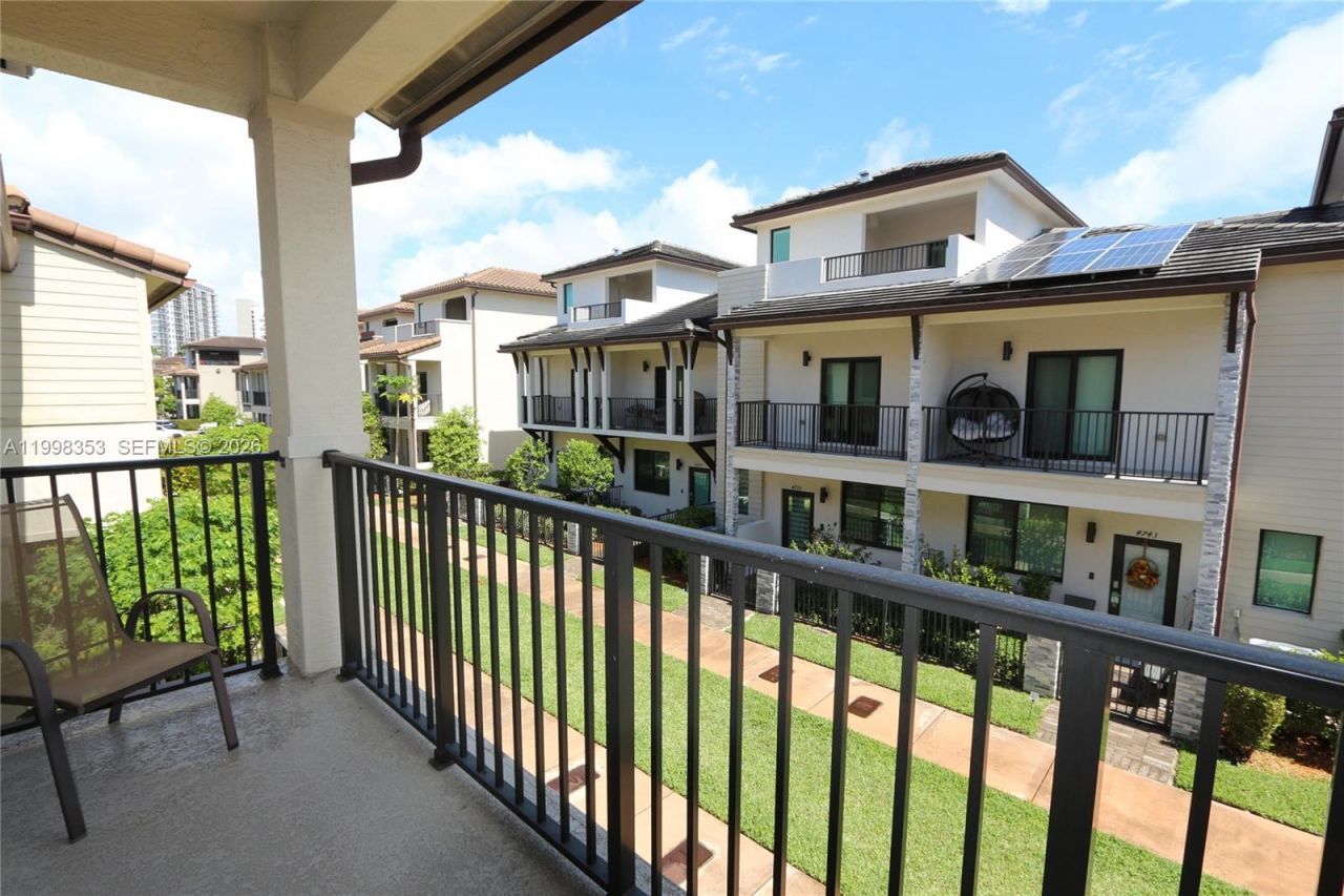 4738 NW 83rd Path, Doral, FL 33166 Photo